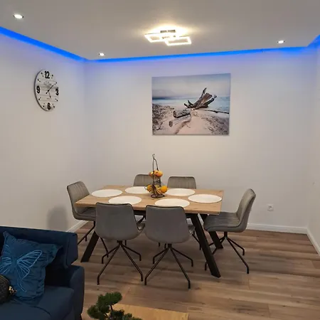 Sunny Moon Apartment *